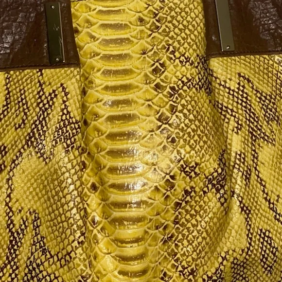Jessica Simpson brown yellow Faux snake skin blended bag EUC - Picture 11 of 11